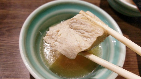 食藝石頭火鍋：食藝石頭火鍋-科博館附近超平價石頭火鍋  湯頭夠鮮夠美味  食材自取超方便   躲在巷弄內的好味道  趁最近天冷冷趕快衝