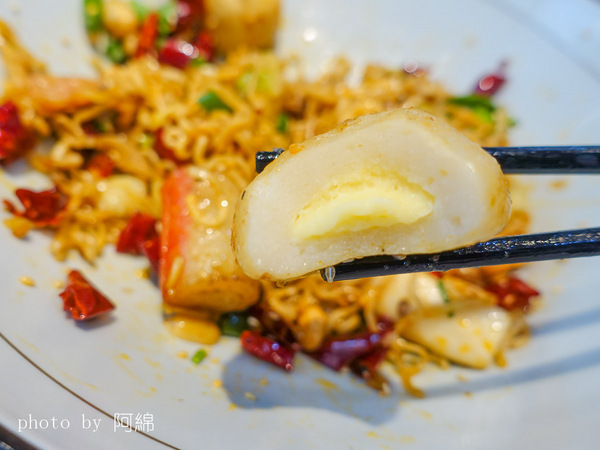 口太麻辣香鍋創始店：【桃園食記】口太麻辣香鍋創始店 乾式麻辣鍋 一麻一辣的紅色誘惑