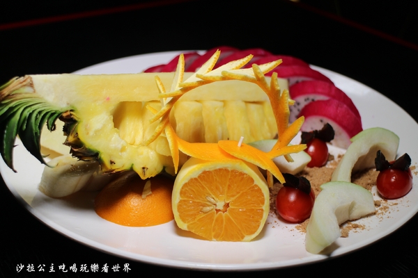 皇上吉饗極品唐風燒肉:東區燒肉吃到飽/夜店風吃飯還要戴墨鏡『皇上吉饗極品唐風燒肉』糖朝餐飲集團新品牌/捷運忠孝敦化站