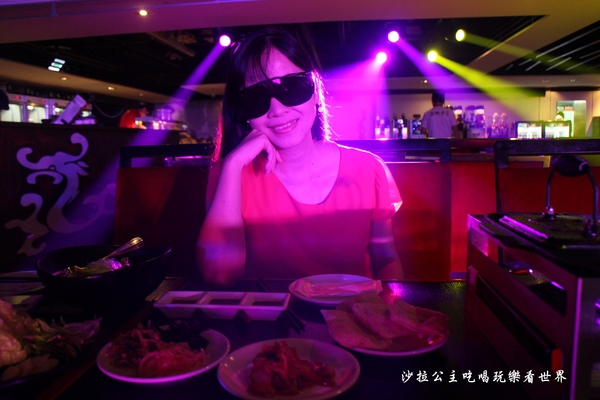 皇上吉饗極品唐風燒肉:東區燒肉吃到飽/夜店風吃飯還要戴墨鏡『皇上吉饗極品唐風燒肉』糖朝餐飲集團新品牌/捷運忠孝敦化站