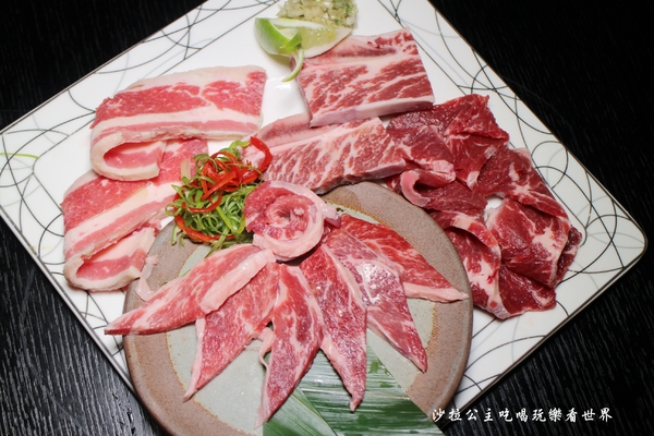 皇上吉饗極品唐風燒肉:東區燒肉吃到飽/夜店風吃飯還要戴墨鏡『皇上吉饗極品唐風燒肉』糖朝餐飲集團新品牌/捷運忠孝敦化站