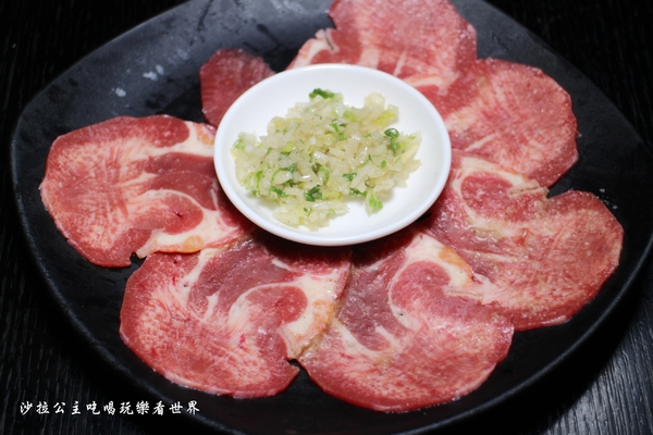 皇上吉饗極品唐風燒肉:東區燒肉吃到飽/夜店風吃飯還要戴墨鏡『皇上吉饗極品唐風燒肉』糖朝餐飲集團新品牌/捷運忠孝敦化站