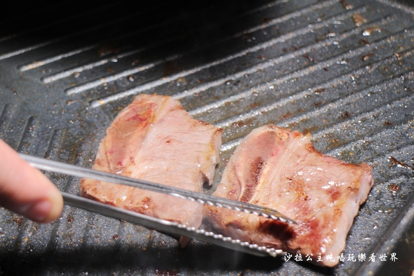 皇上吉饗極品唐風燒肉:東區燒肉吃到飽/夜店風吃飯還要戴墨鏡『皇上吉饗極品唐風燒肉』糖朝餐飲集團新品牌/捷運忠孝敦化站