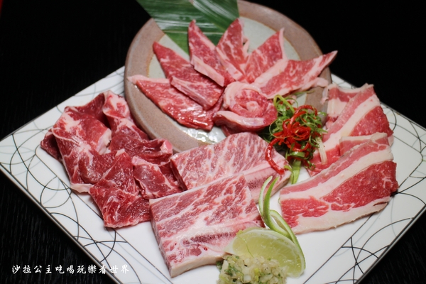 皇上吉饗極品唐風燒肉:東區燒肉吃到飽/夜店風吃飯還要戴墨鏡『皇上吉饗極品唐風燒肉』糖朝餐飲集團新品牌/捷運忠孝敦化站