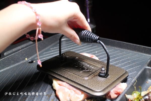 皇上吉饗極品唐風燒肉:東區燒肉吃到飽/夜店風吃飯還要戴墨鏡『皇上吉饗極品唐風燒肉』糖朝餐飲集團新品牌/捷運忠孝敦化站