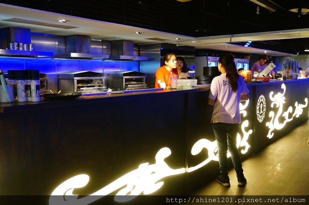忠孝敦化站燒肉居酒屋-皇上吉饗 東區燒肉吃到飽 夜店風燒烤
