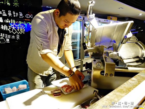 皇上吉饗極品唐風燒肉:【捷運美食】皇上吉饗極品唐風燒肉吃到飽 台北最潮夜店風燒烤店 越夜越high!代烤服務/桌邊魔術/DJ熱場/大安區燒肉/東區宵夜推廌