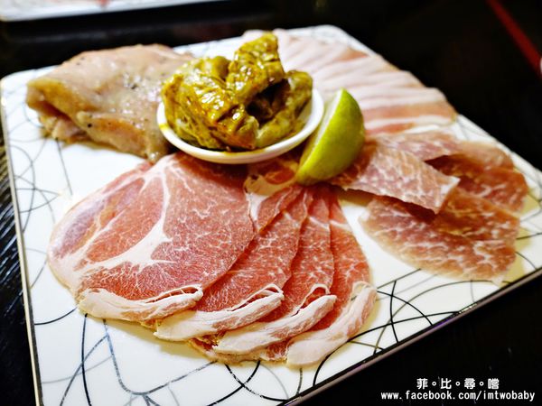 皇上吉饗極品唐風燒肉:【捷運美食】皇上吉饗極品唐風燒肉吃到飽 台北最潮夜店風燒烤店 越夜越high!代烤服務/桌邊魔術/DJ熱場/大安區燒肉/東區宵夜推廌