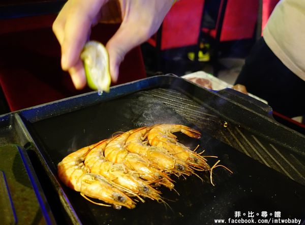 皇上吉饗極品唐風燒肉:【捷運美食】皇上吉饗極品唐風燒肉吃到飽 台北最潮夜店風燒烤店 越夜越high!代烤服務/桌邊魔術/DJ熱場/大安區燒肉/東區宵夜推廌