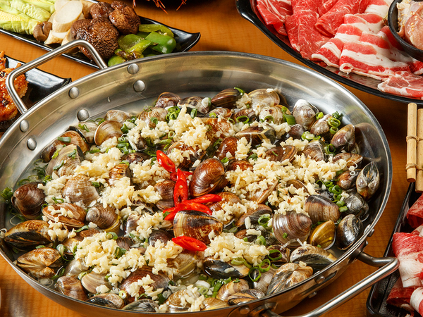 《皇上吉饗極品唐風燒肉》現場DJ High到爆，高品質燒肉讓你盡情吃到飽！