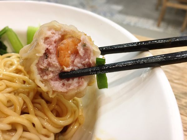 小戶商行 紅油鮮蝦炒手麵