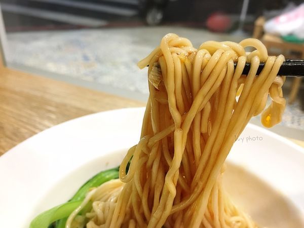 小戶商行 紅油鮮蝦炒手麵