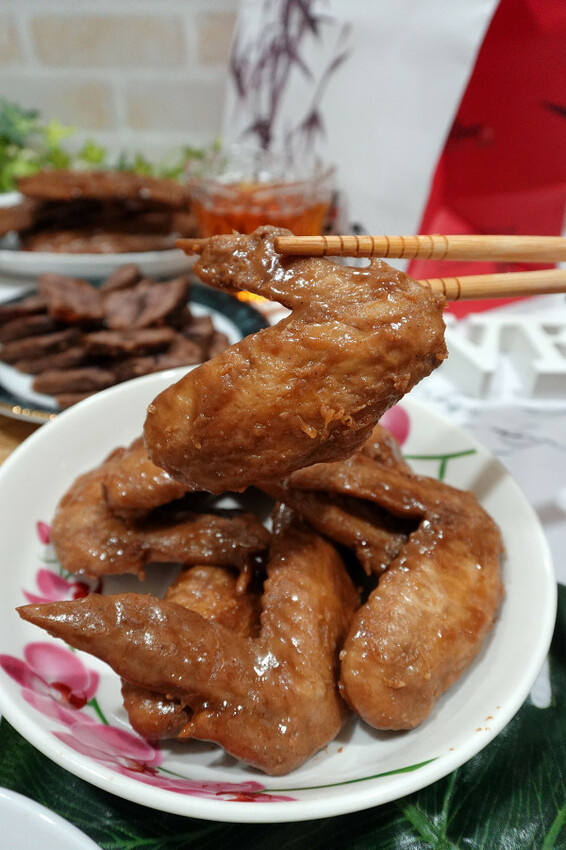 彰化縣員林市彰化縣員林市一再回購的宅配滷味-黑竹園雞腳凍，宵夜點心加菜都超方便，懶人最愛一開即食的好吃冷滷味