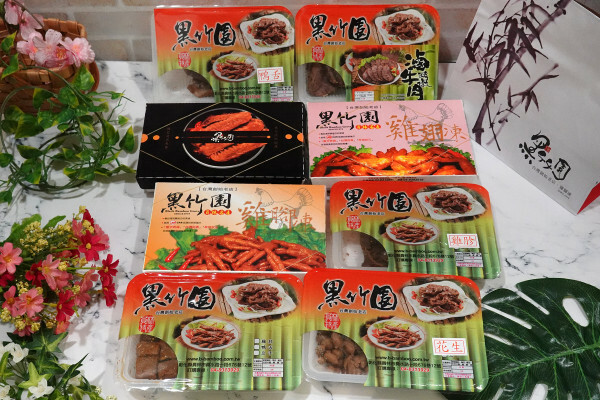 彰化縣員林市彰化縣員林市一再回購的宅配滷味-黑竹園雞腳凍，宵夜點心加菜都超方便，懶人最愛一開即食的好吃冷滷味