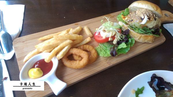 桑威奇 Only Love - 手工漢堡、義大利麵、燉飯:【高雄/食﹡苓雅】再次出現!美味蟹堡.桑威奇 Only Love - 手工漢堡、義大利麵、燉飯