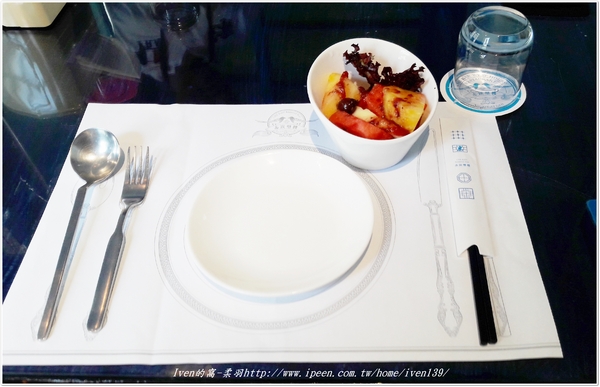 赤崁璽樓 . 蔬食料理餐廳：《台南素食餐廳\台南美食推薦》追遂美學生活，拜訪隱藏在台南巷弄的古典唯美餐廳-【赤崁璽樓-原禪食餐廳】