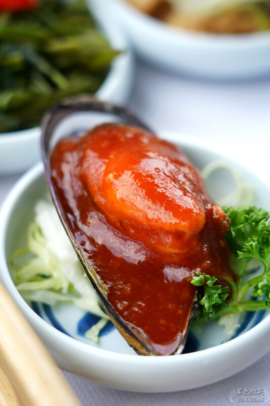 宜蘭礁溪親子餐廳推薦！水鹿咖啡親子館餵水鹿 玩溜滑梯，宜蘭親子旅遊。