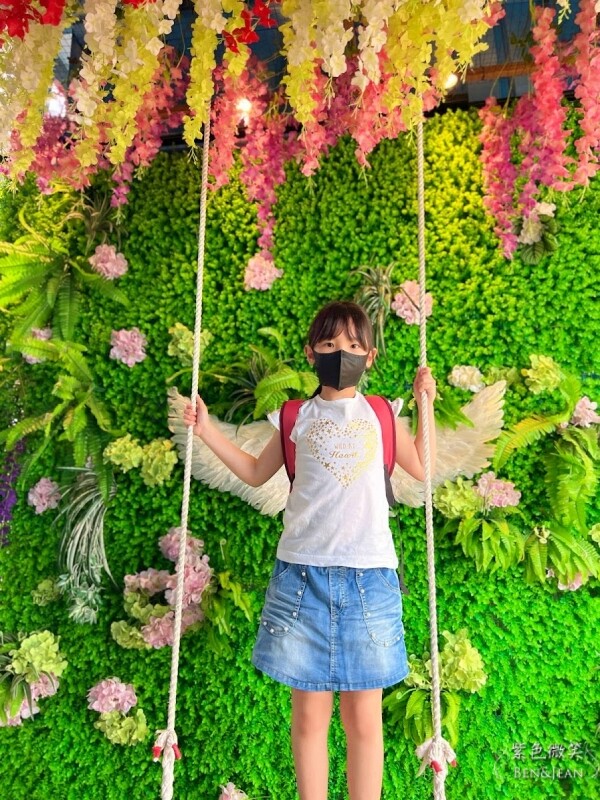宜蘭礁溪親子餐廳推薦！水鹿咖啡親子館餵水鹿 玩溜滑梯，宜蘭親子旅遊。