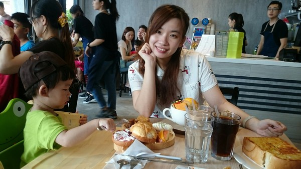 6吋盤早午餐(鼎新店)(鼎新店)：高雄~6吋盤早午餐(鼎新店)~口愛車車兒童餐~必吃的平價早午餐~份量十足有誠意~