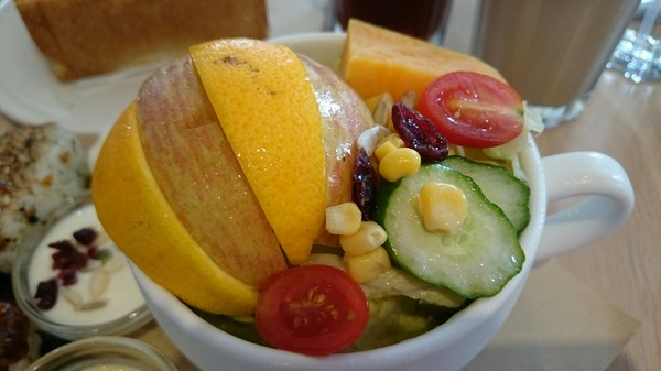 6吋盤早午餐(鼎新店)(鼎新店)：高雄~6吋盤早午餐(鼎新店)~口愛車車兒童餐~必吃的平價早午餐~份量十足有誠意~