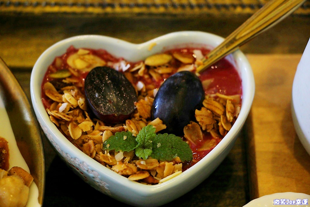 西區|來去找尋草悟道的早午餐~Mirror Cafe競子咖啡,又是IG美照必拍之處。 - 微笑Joe幸運