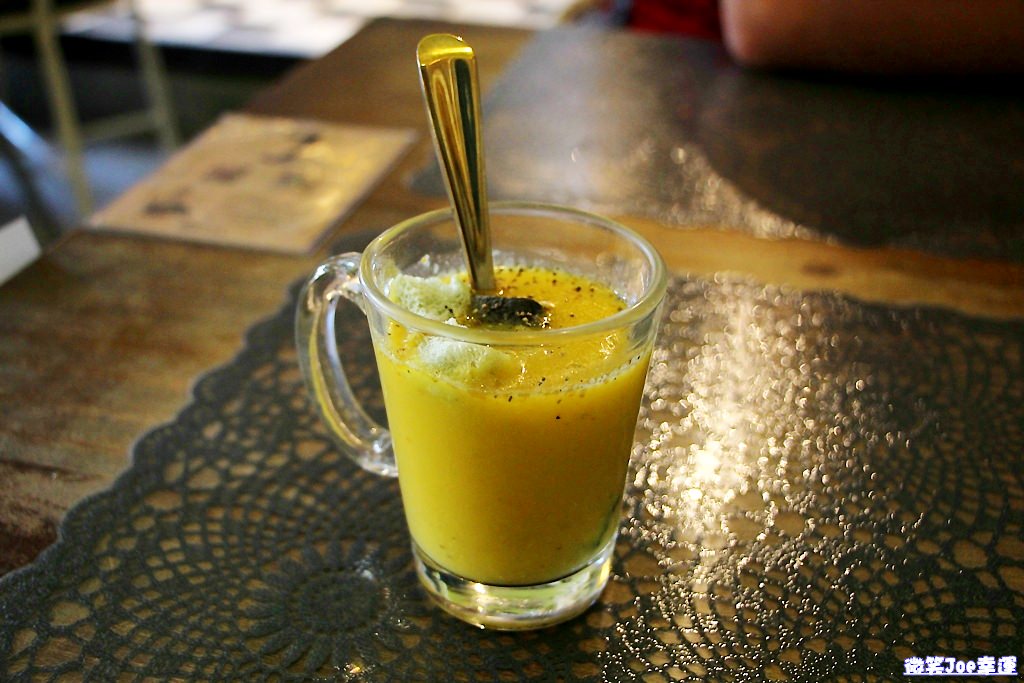 西區|來去找尋草悟道的早午餐~Mirror Cafe競子咖啡,又是IG美照必拍之處。 - 微笑Joe幸運