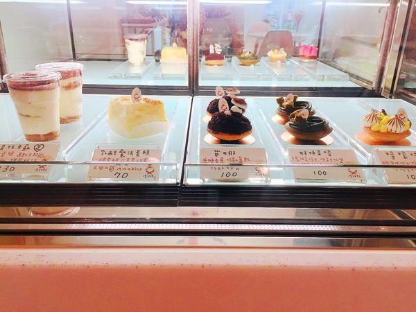 「科技大樓」擁有撫慰人心魔法的法式甜點店-嗜甜點！ 推薦宛如沙漠中的玫瑰～蘋果手桿千層派！！