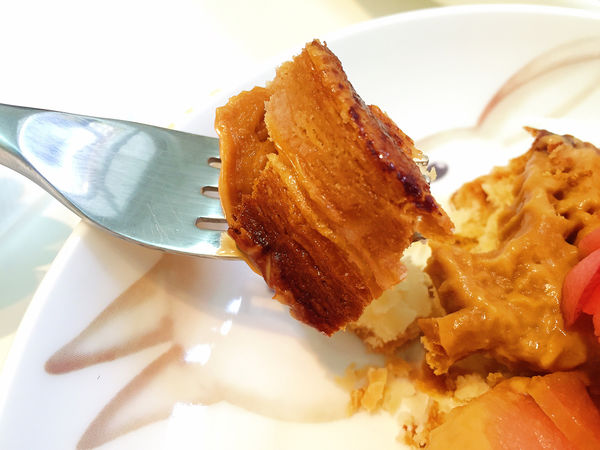 「科技大樓」擁有撫慰人心魔法的法式甜點店-嗜甜點！ 推薦宛如沙漠中的玫瑰～蘋果手桿千層派！！