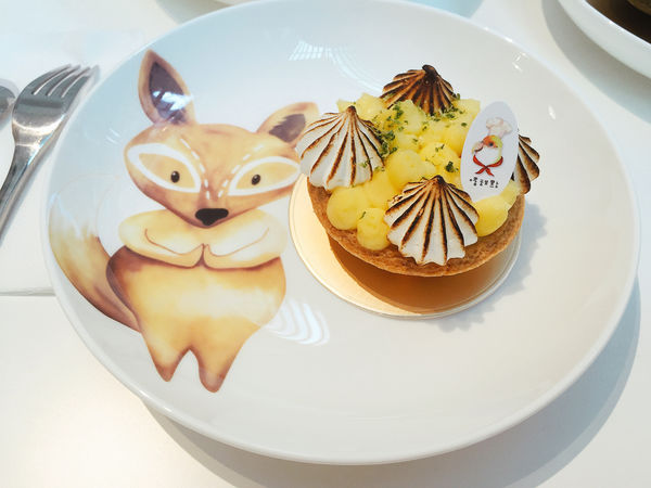 「科技大樓」擁有撫慰人心魔法的法式甜點店-嗜甜點！ 推薦宛如沙漠中的玫瑰～蘋果手桿千層派！！