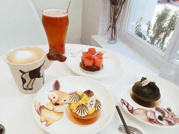 「科技大樓」擁有撫慰人心魔法的法式甜點店-嗜甜點！ 推薦宛如沙漠中的玫瑰～蘋果手桿千層派！！