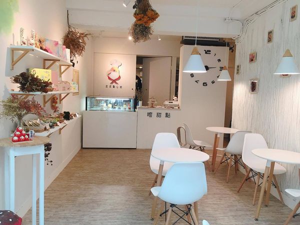 「科技大樓」擁有撫慰人心魔法的法式甜點店-嗜甜點！ 推薦宛如沙漠中的玫瑰～蘋果手桿千層派！！