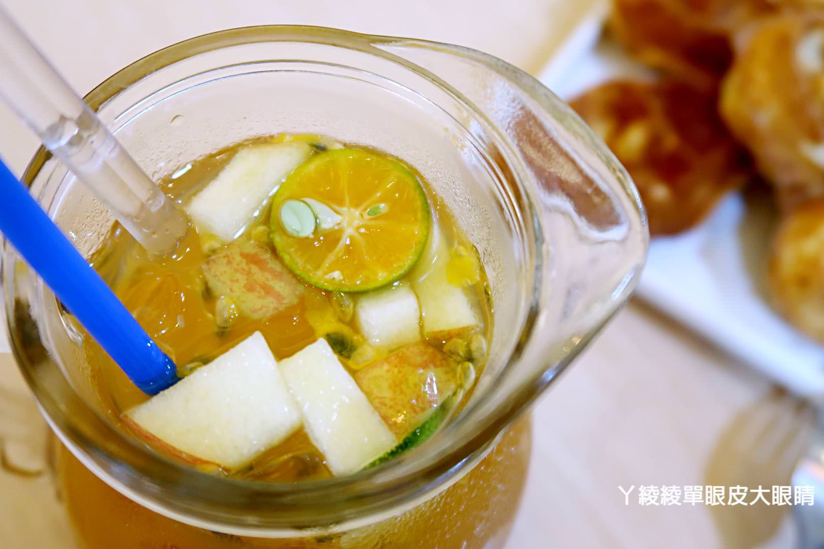 桃園下午茶推薦《三姑的店》，超人氣IG打卡飲料就是它！咖啡自拍藝術拉花