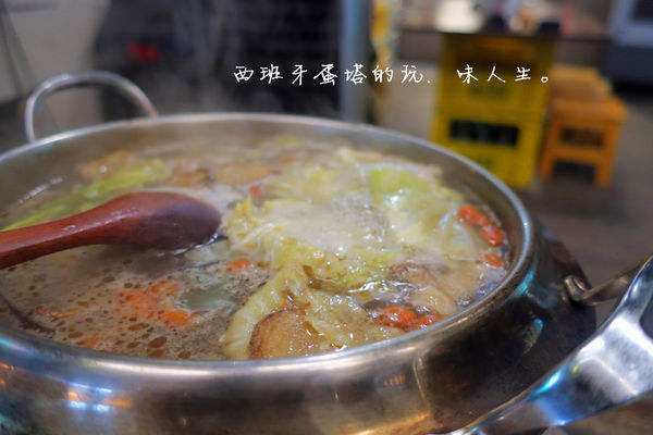三九八燒烤食堂：三九八燒烤食堂|新竹夜晚嗨起來！各式串燒組合、異國料理炒泡麵、火焰燒酒雞絕對不能錯過～！