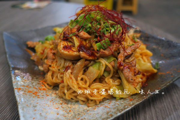 三九八燒烤食堂：三九八燒烤食堂|新竹夜晚嗨起來！各式串燒組合、異國料理炒泡麵、火焰燒酒雞絕對不能錯過～！