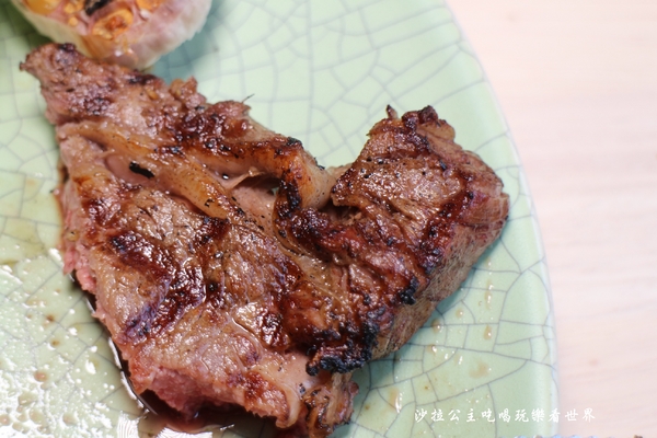 Mr. Tom 頂級牛排店:桃園龜山美食『Mr. Tom 頂級牛排店』林口好吃/比50元硬幣還厚的菲力牛排/飲料無限供應