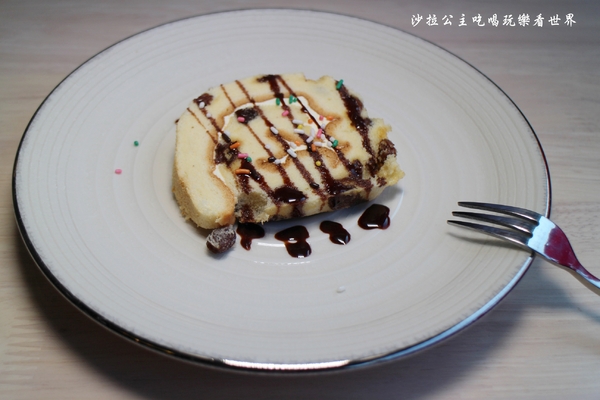 Mr. Tom 頂級牛排店:桃園龜山美食『Mr. Tom 頂級牛排店』林口好吃/比50元硬幣還厚的菲力牛排/飲料無限供應