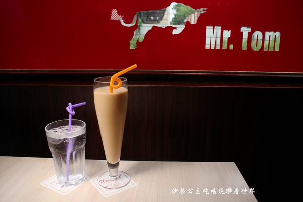 Mr. Tom 頂級牛排店:桃園龜山美食『Mr. Tom 頂級牛排店』林口好吃/比50元硬幣還厚的菲力牛排/飲料無限供應