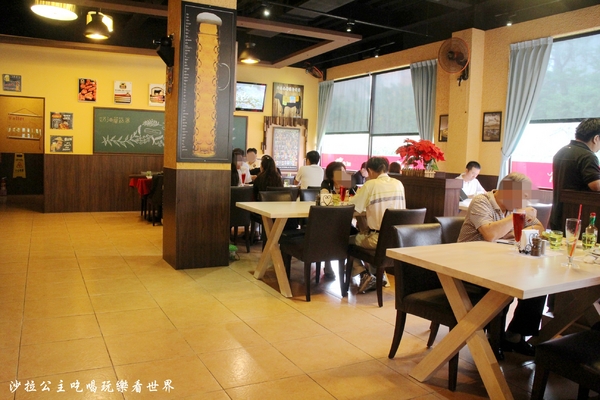 Mr. Tom 頂級牛排店:桃園龜山美食『Mr. Tom 頂級牛排店』林口好吃/比50元硬幣還厚的菲力牛排/飲料無限供應