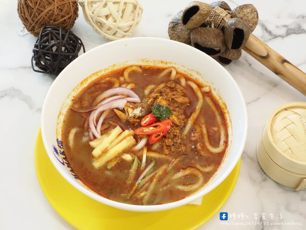 Mamak檔:〖台中│美食〗Mamak檔 星馬料理 ❤ 勤美商圈IG打卡熱點!!台北超夯馬來西亞料理店在台中也吃的到啦,裝潢超美,結合彩繪拍照景點,還有台中店限定湯麵重口味上市囉~