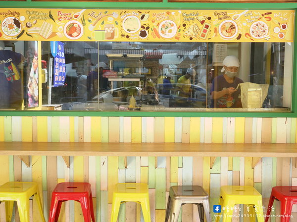 Mamak檔:〖台中│美食〗Mamak檔 星馬料理 ❤ 勤美商圈IG打卡熱點!!台北超夯馬來西亞料理店在台中也吃的到啦,裝潢超美,結合彩繪拍照景點,還有台中店限定湯麵重口味上市囉~