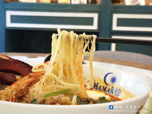 Mamak檔:〖台中│美食〗Mamak檔 星馬料理 ❤ 勤美商圈IG打卡熱點!!台北超夯馬來西亞料理店在台中也吃的到啦,裝潢超美,結合彩繪拍照景點,還有台中店限定湯麵重口味上市囉~