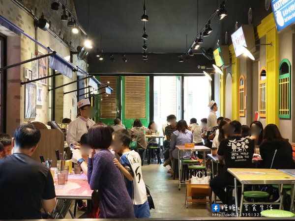 Mamak檔:〖台中│美食〗Mamak檔 星馬料理 ❤ 勤美商圈IG打卡熱點!!台北超夯馬來西亞料理店在台中也吃的到啦,裝潢超美,結合彩繪拍照景點,還有台中店限定湯麵重口味上市囉~