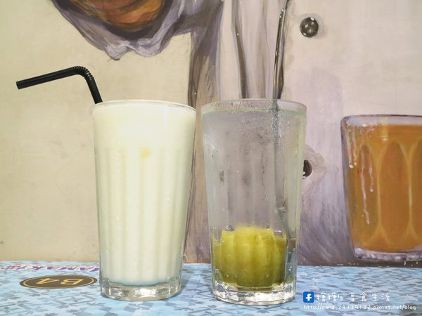 Mamak檔:〖台中│美食〗Mamak檔 星馬料理 ❤ 勤美商圈IG打卡熱點!!台北超夯馬來西亞料理店在台中也吃的到啦,裝潢超美,結合彩繪拍照景點,還有台中店限定湯麵重口味上市囉~