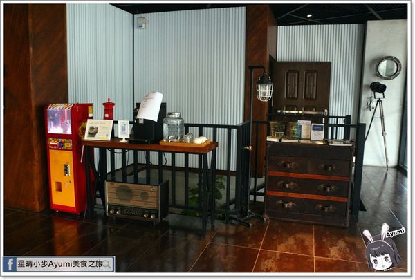 Khan康瀚行旅：[高雄住宿推薦]台灣第一間倫敦設計獎飯店－康瀚行旅／捷運、夜市步行約10分鐘／附近景點有駁二、愛河、旗津