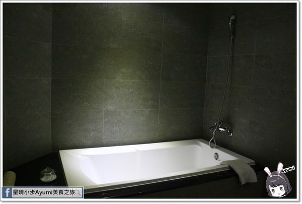 Khan康瀚行旅：[高雄住宿推薦]台灣第一間倫敦設計獎飯店－康瀚行旅／捷運、夜市步行約10分鐘／附近景點有駁二、愛河、旗津