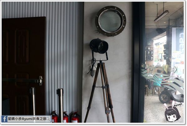 Khan康瀚行旅：[高雄住宿推薦]台灣第一間倫敦設計獎飯店－康瀚行旅／捷運、夜市步行約10分鐘／附近景點有駁二、愛河、旗津