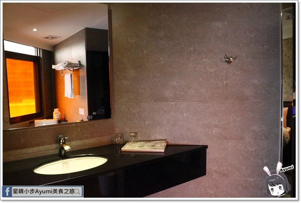 Khan康瀚行旅：[高雄住宿推薦]台灣第一間倫敦設計獎飯店－康瀚行旅／捷運、夜市步行約10分鐘／附近景點有駁二、愛河、旗津