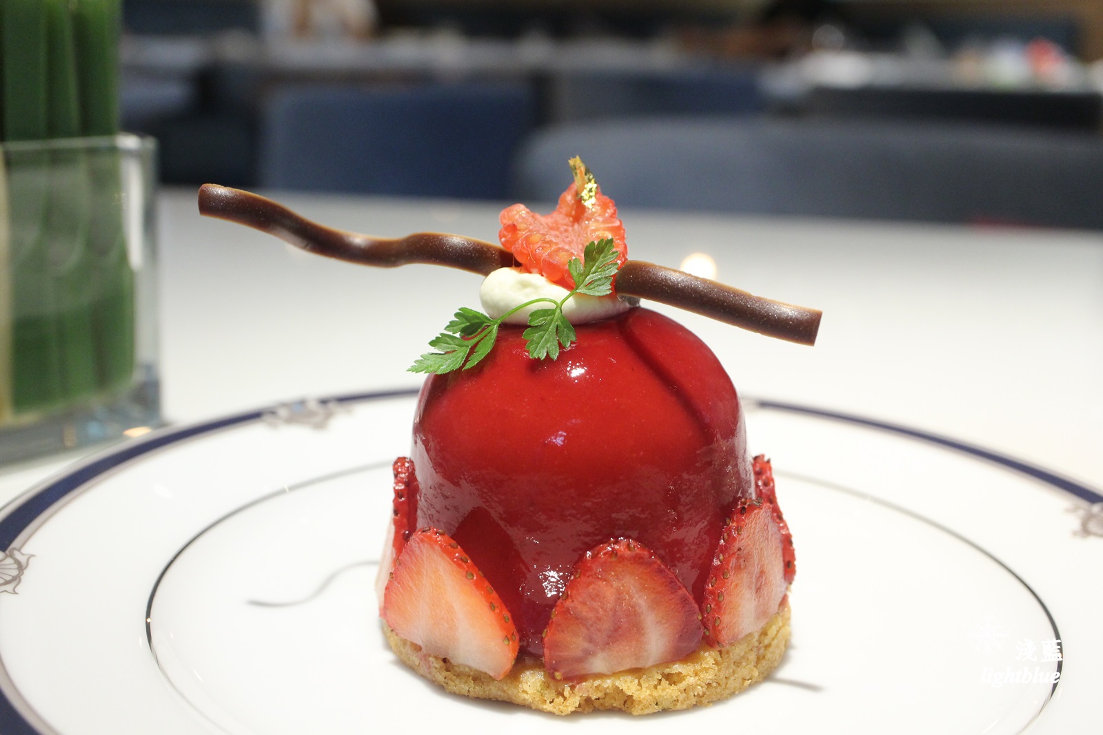 [ 劍南站．美麗華商圈美食 ] 淺藍 × 美福大飯店 Moment café & bakery～與日本神戶甜點的下午茶約會（文末抽獎神戶名廚限定甜品）