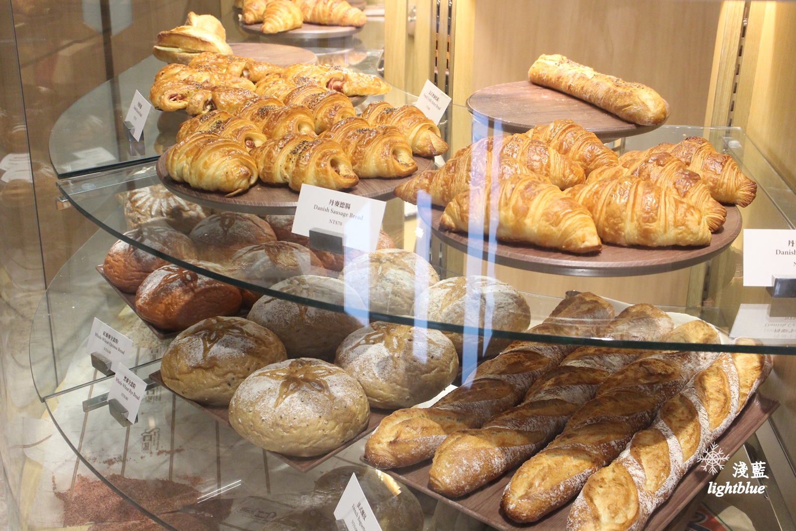 [ 劍南站．美麗華商圈美食 ] 淺藍 × 美福大飯店 Moment café & bakery～與日本神戶甜點的下午茶約會（文末抽獎神戶名廚限定甜品）