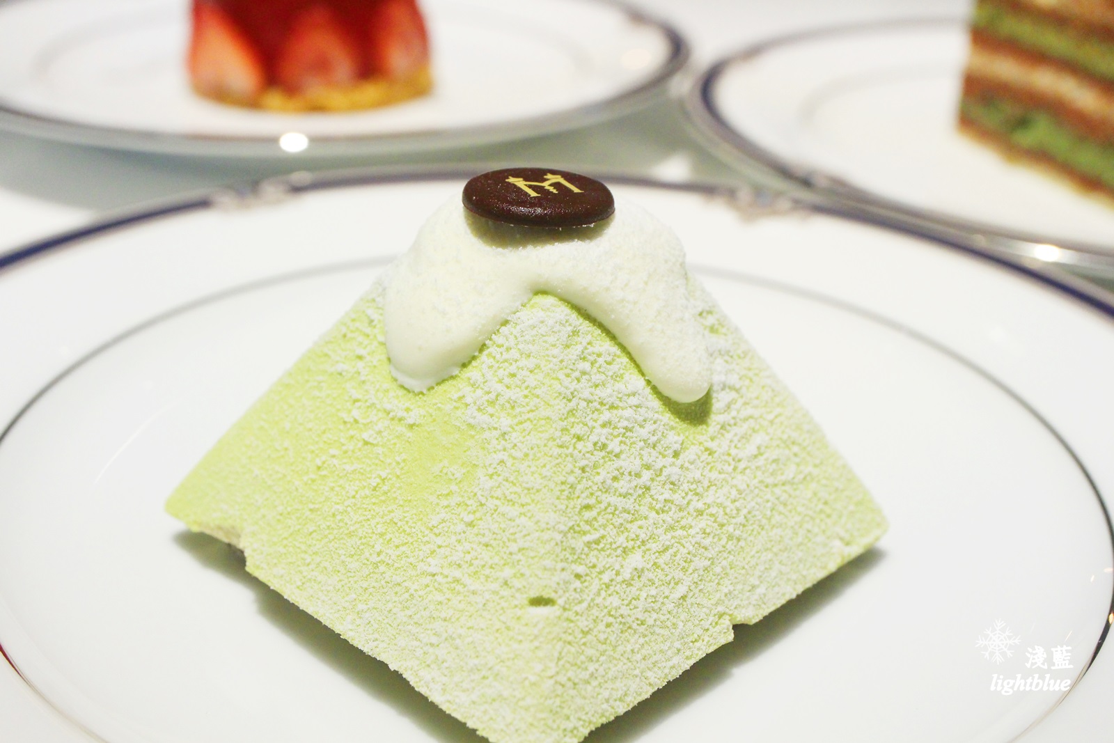 [ 劍南站．美麗華商圈美食 ] 淺藍 × 美福大飯店 Moment café & bakery～與日本神戶甜點的下午茶約會（文末抽獎神戶名廚限定甜品）